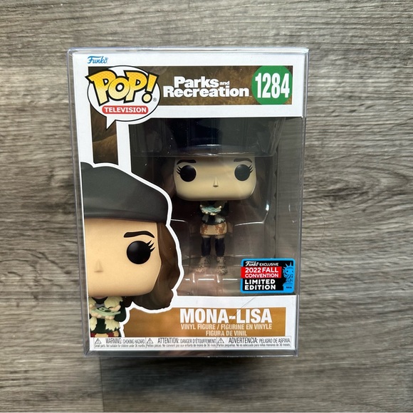 Mona-Lisa Parks and Rec 2022 Fall Convention 1284 Funko Pop + Box Protector - Picture 1 of 6